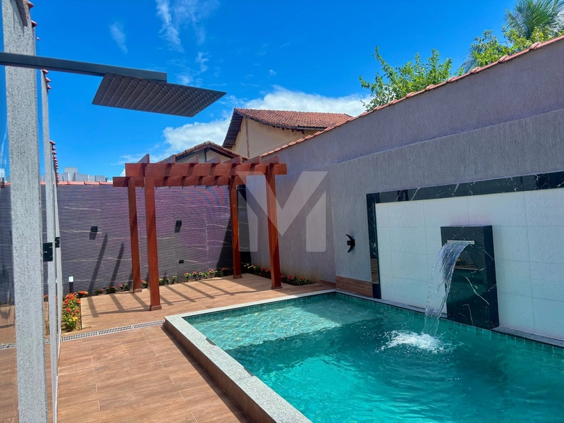 More perto da praia com piscina e 5 vagas — essa casa é raridade !: 2ª foto da galeria de imagens do imóvel