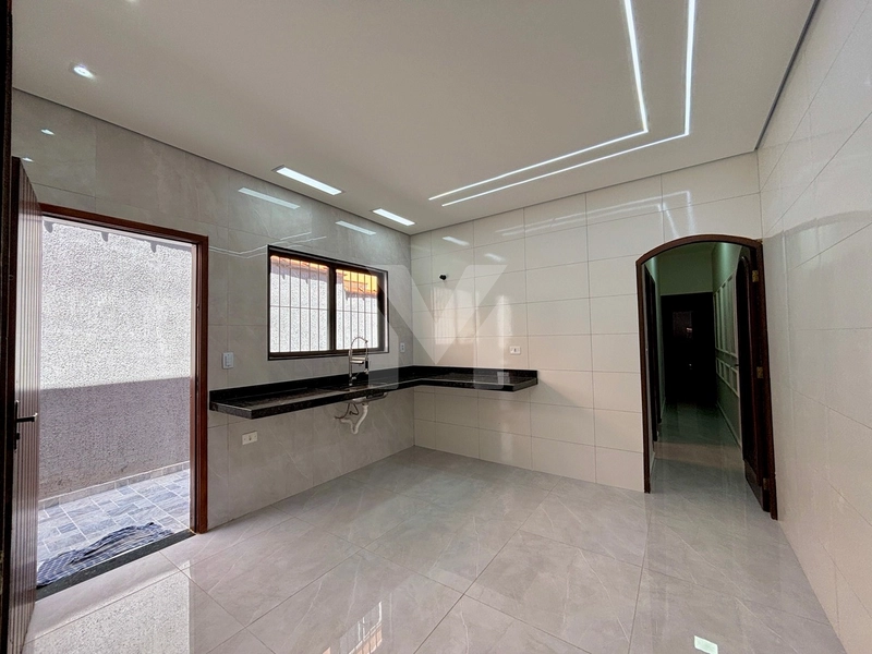 More perto da praia com piscina e 5 vagas — essa casa é raridade !: 25ª foto da galeria de imagens do imóvel