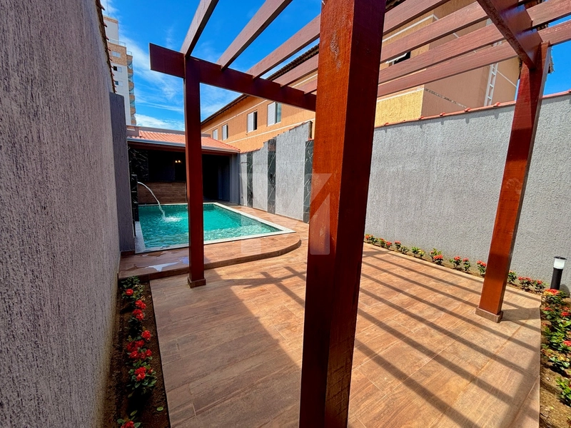 More perto da praia com piscina e 5 vagas — essa casa é raridade !: 7ª foto da galeria de imagens do imóvel