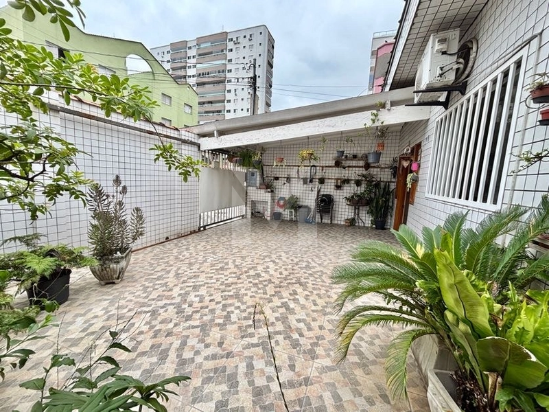 Casa perto da Praia, espaço gourmet, closset e quintal - Guilhermina: 4ª foto da galeria de imagens do imóvel