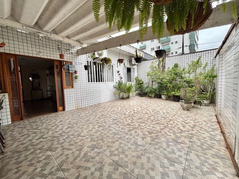 Casa perto da Praia, espaço gourmet, closset e quintal - Guilhermina: 2ª foto da galeria de imagens do imóvel