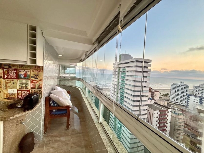 Ultimo andar, vista definitiva, apartamento com 2 Dorm próximo á Praia: 2ª foto da galeria de imagens do imóvel