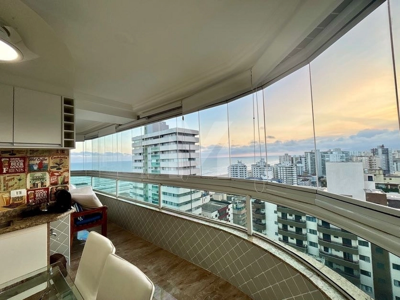 Ultimo andar, vista definitiva, apartamento com 2 Dorm próximo á Praia: 1ª foto da galeria de imagens do imóvel