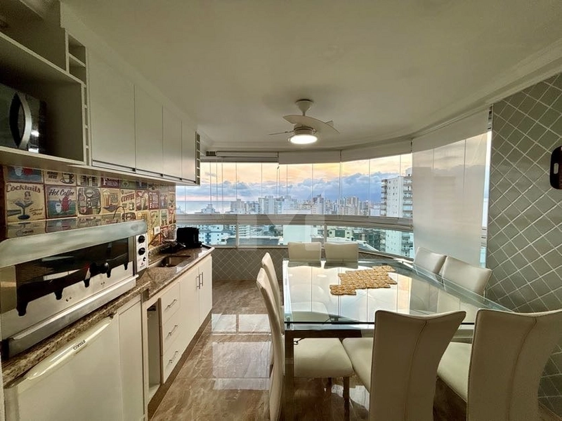 Ultimo andar, vista definitiva, apartamento com 2 Dorm próximo á Praia: 6ª foto da galeria de imagens do imóvel