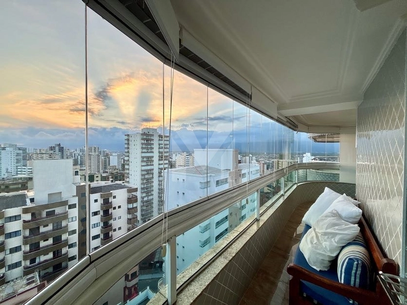 Ultimo andar, vista definitiva, apartamento com 2 Dorm próximo á Praia: 3ª foto da galeria de imagens do imóvel