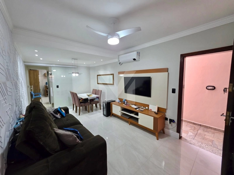 Sobrado de 3 Dorm.(1 suíte) no Canto do Forte