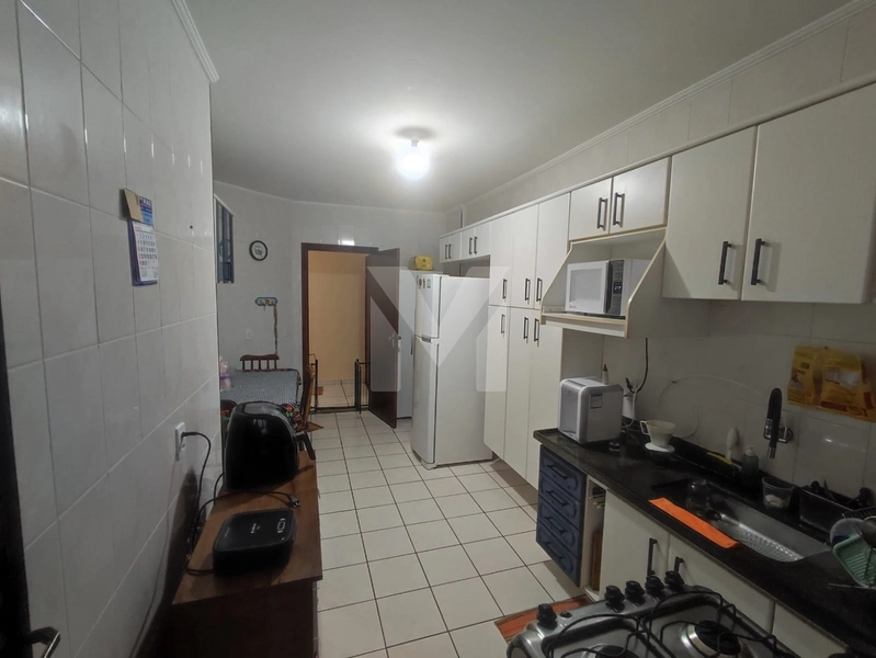 Prédio com portaria 24h: 31ª foto da galeria de imagens do imóvel