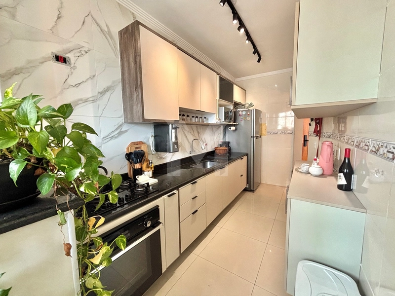 Andar alto e vista livre, esse apartamento há 300m da praia é pra você: 9ª foto da galeria de imagens do imóvel