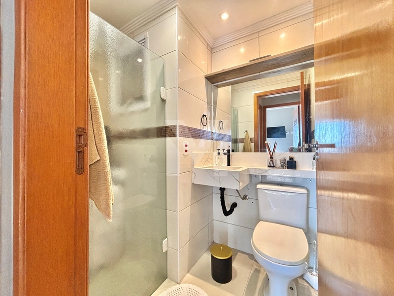 Andar alto e vista livre, esse apartamento há 300m da praia é pra você: 5ª foto da galeria de imagens do imóvel