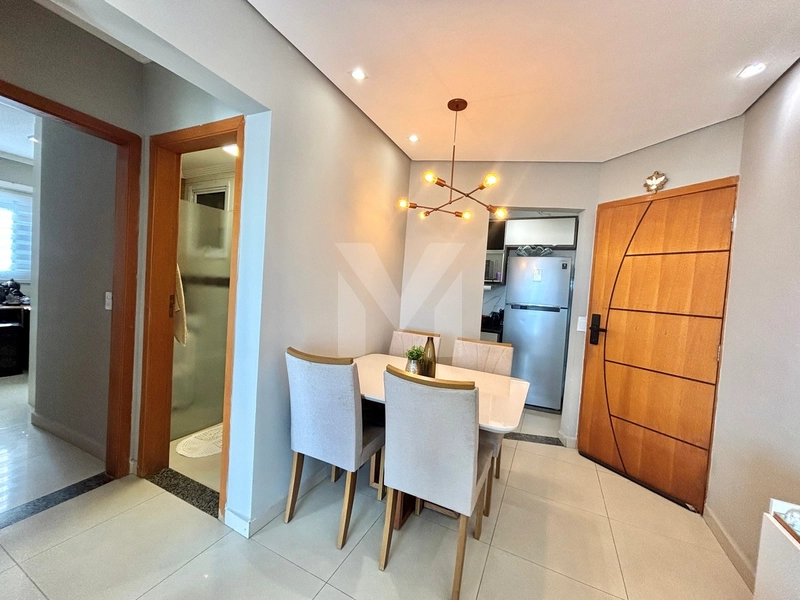 Andar alto e vista livre, esse apartamento há 300m da praia é pra você: 3ª foto da galeria de imagens do imóvel