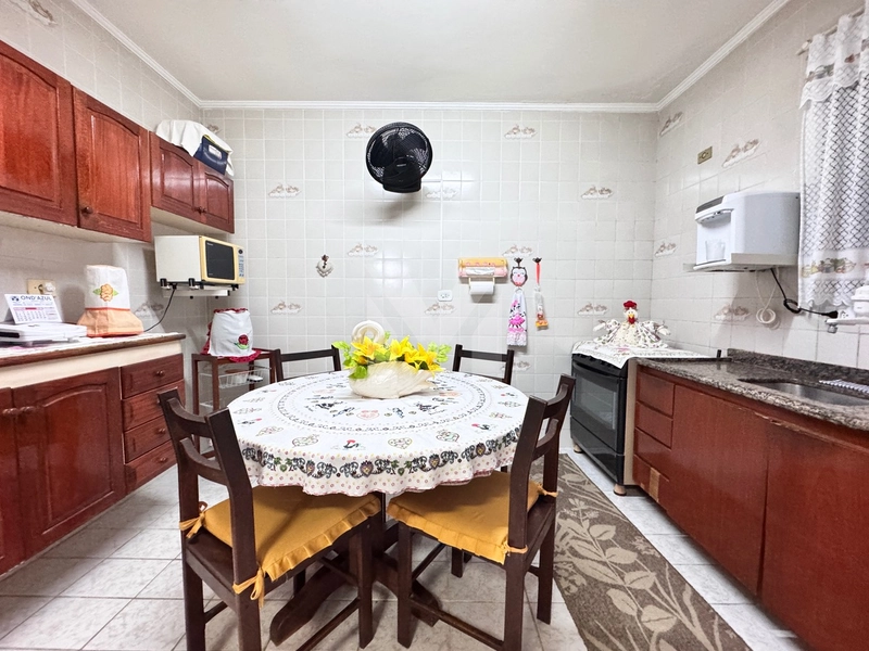 2 Dormitórios canto do Forte: 2ª foto da galeria de imagens do imóvel