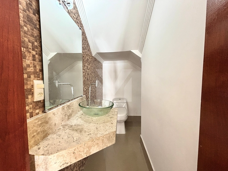 Há 300m da Praia na Guilhermina Triplex com 3 Dorm.(2 suítes): 3ª foto da galeria de imagens do imóvel