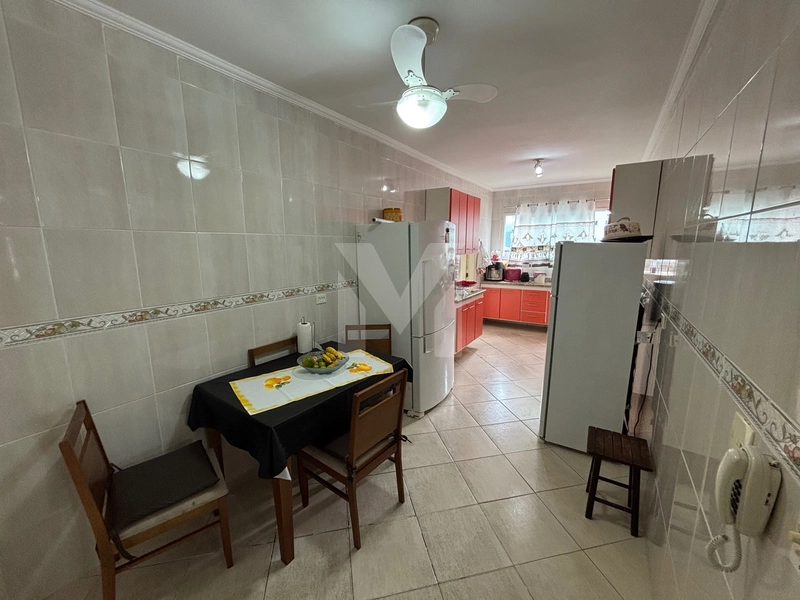 Apartamento em prédio Frente Mar: 2ª foto da galeria de imagens do imóvel