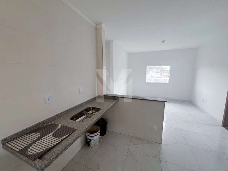 Incrível oportunidade, casa sobreposta com sacada!: 2ª foto da galeria de imagens do imóvel