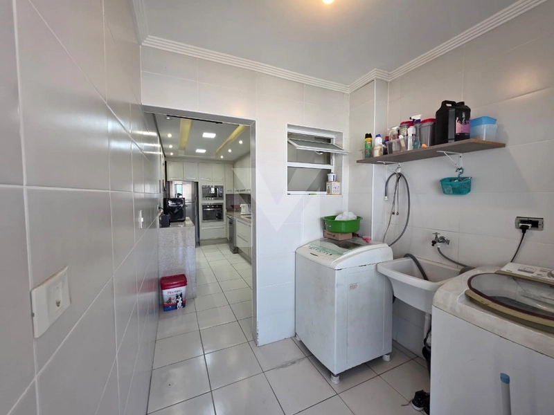 Apartamento 4 suítes, 3 vagas de garagem no Bairro Guilhermina: 13ª foto da galeria de imagens do imóvel