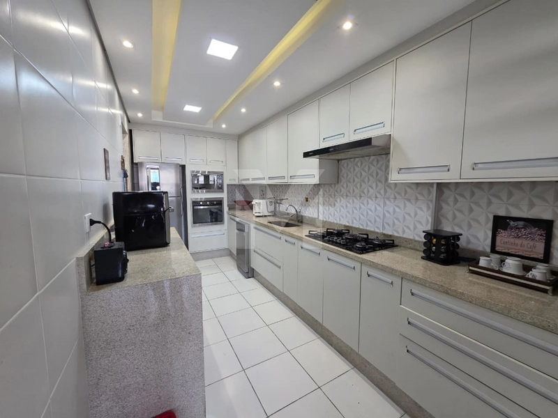 Apartamento 4 suítes, 3 vagas de garagem no Bairro Guilhermina: 12ª foto da galeria de imagens do imóvel