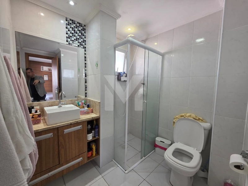 Apartamento 4 suítes, 3 vagas de garagem no Bairro Guilhermina: 35ª foto da galeria de imagens do imóvel