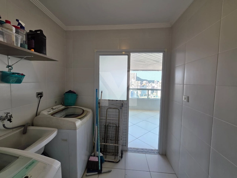 Apartamento 4 suítes, 3 vagas de garagem no Bairro Guilhermina: 14ª foto da galeria de imagens do imóvel
