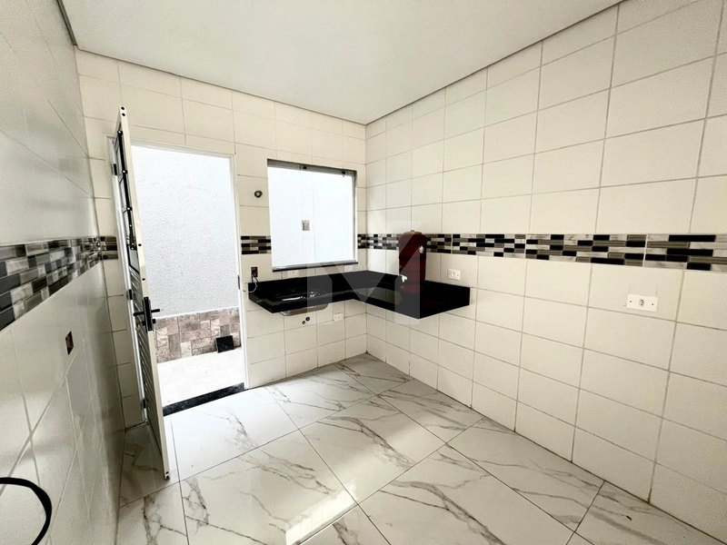 Casa Térrea com quintal amplo no Jardim Melvi - Praia Grande!: 4ª foto da galeria de imagens do imóvel