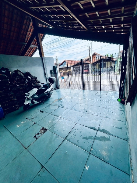 CASA AMPLA COM 171 M² A APENAS 780 METROS DA PRAIA: 2ª foto da galeria de imagens do imóvel