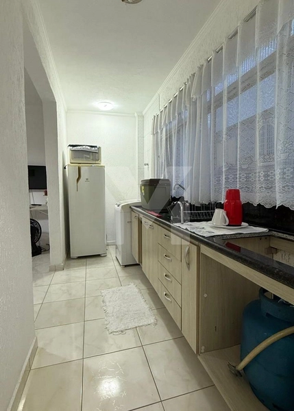 BOQUEIRÃO FRENTE MAR — 1 DORMITÓRIO MOBILIADO POR R$ 275 MIL: 4ª foto da galeria de imagens do imóvel