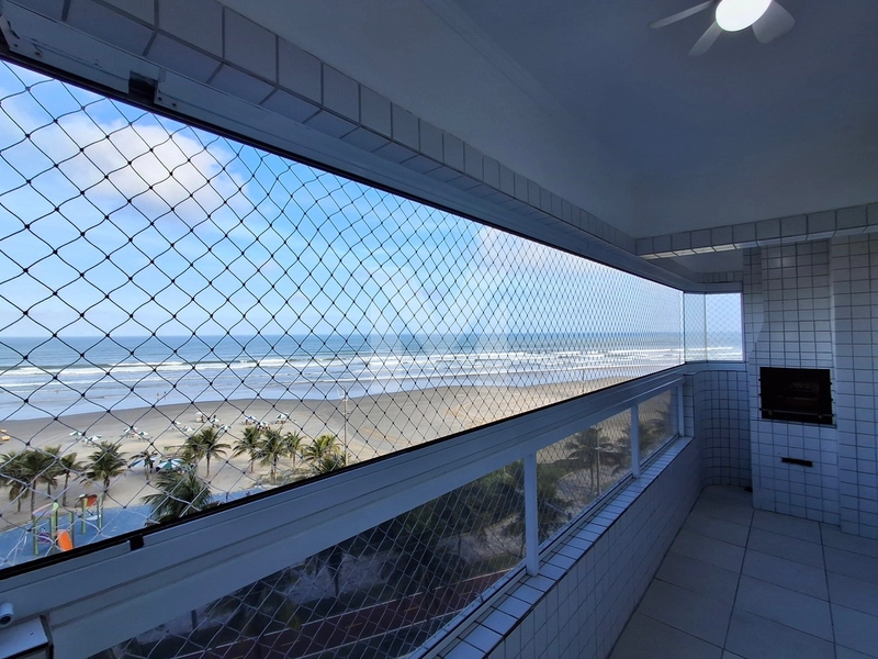 Apartamento frente mar 1 dormitório com sacada gourmet por R$ 450 mil
