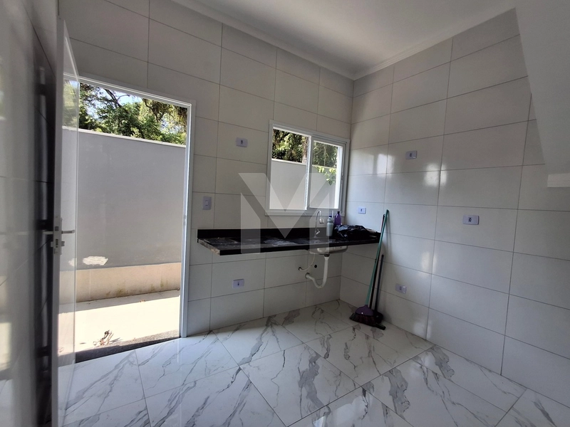 Casa de condomínio 2 dormitórios com quintal individual no Tude Bastos: 10ª foto da galeria de imagens do imóvel