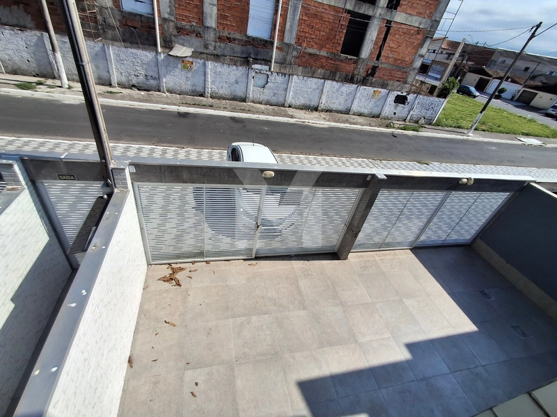 Casa de condomínio 2 dormitórios com quintal individual no Tude Bastos: 2ª foto da galeria de imagens do imóvel