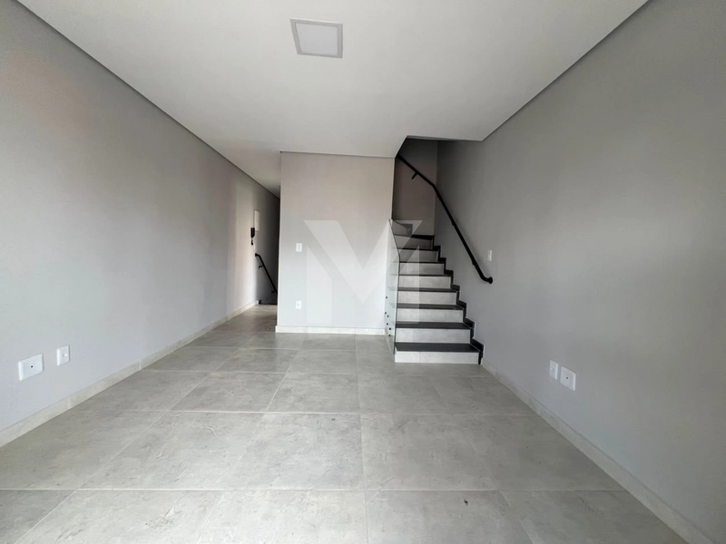 CASA TRIPLEX EM CONDOMÍNIO À VENDA NO BAIRRO OCIAN – PRAIA GRANDE: 11ª foto da galeria de imagens do imóvel