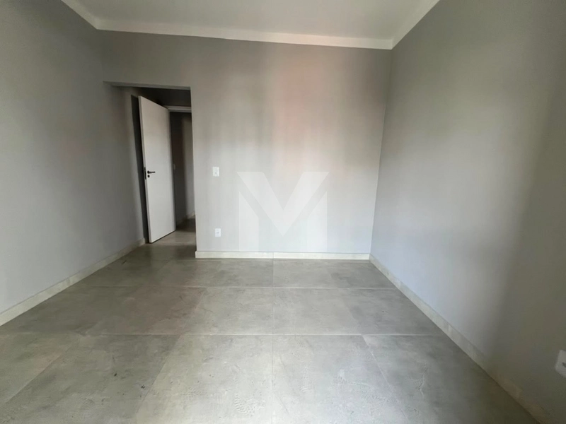 CASA TRIPLEX EM CONDOMÍNIO À VENDA NO BAIRRO OCIAN – PRAIA GRANDE: 2ª foto da galeria de imagens do imóvel