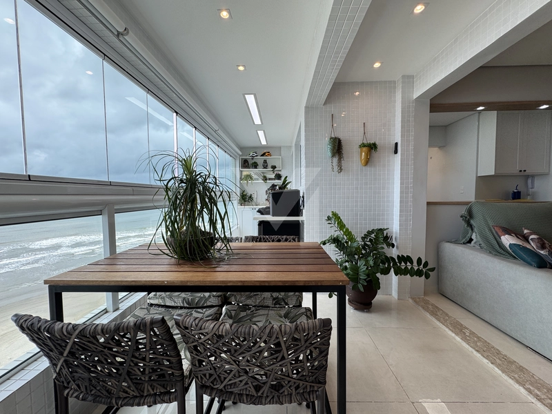 APARTAMENTO FRENTE MAR 2 DORMITÓRIOS SENDO 1 SUÍTE: 1ª foto da galeria de imagens do imóvel