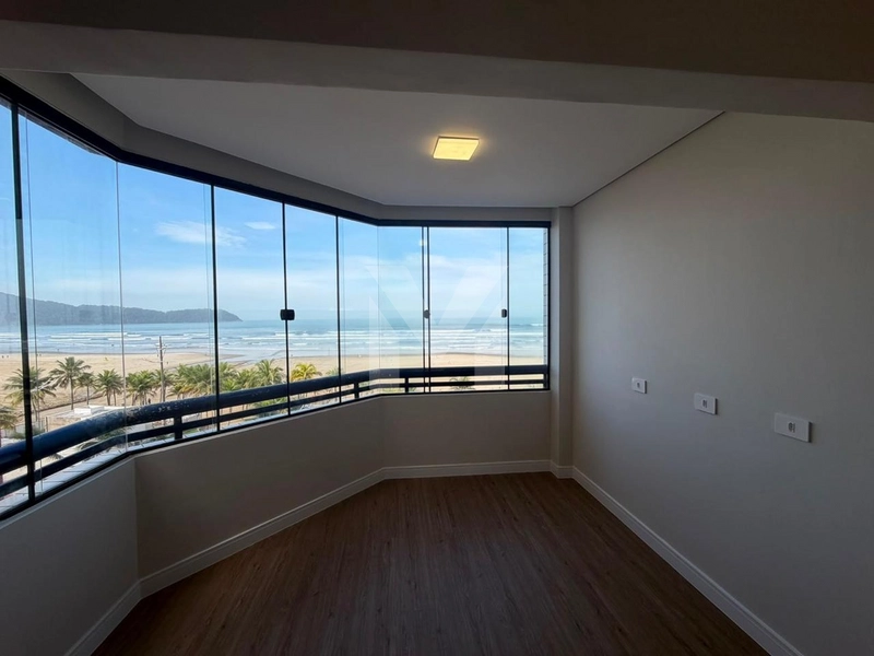 APARTAMENTO COM 03 DORMITÓRIOS FRENTE TOTAL PARA O MAR: 1ª foto da galeria de imagens do imóvel