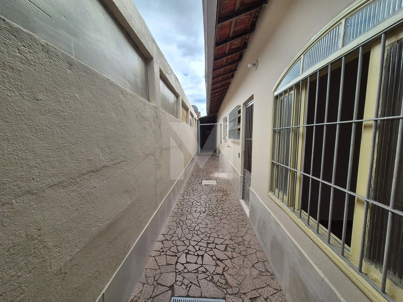 CASA COM 2 DORMITÓRIOS + EDÍCULA PARA LOCAÇÃO: 1ª foto da galeria de imagens do imóvel