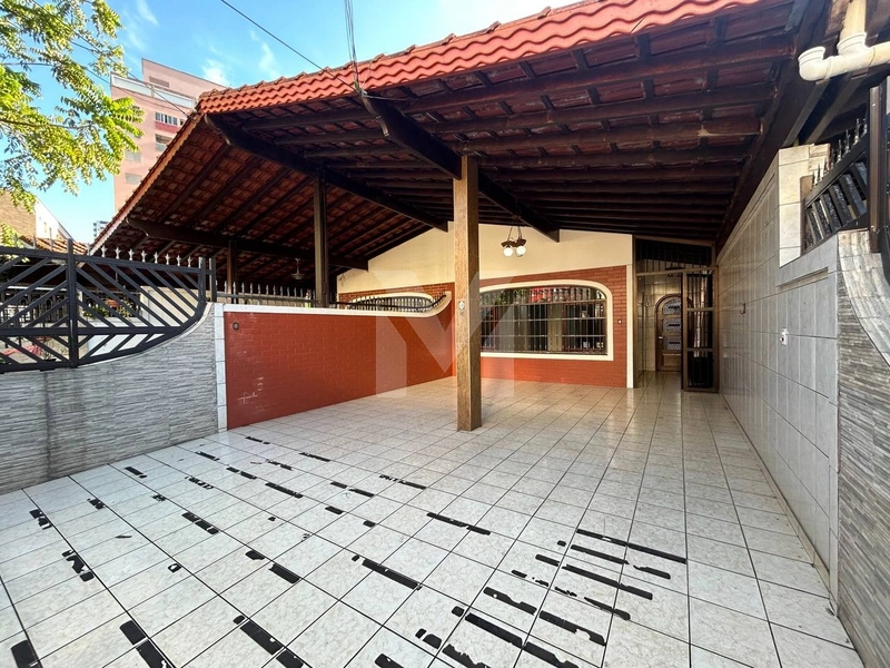 2 DORMITÓRIOS - EDÍCULA - 4 VAGAS  - 300M DA PRAIA: 1ª foto da galeria de imagens do imóvel