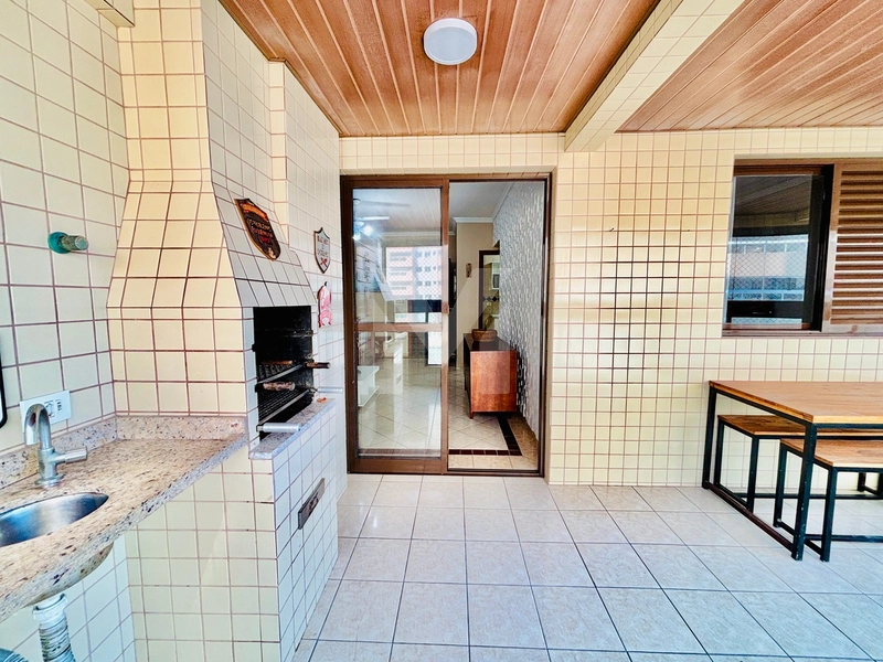 Apartamento mobiliado com vista para o mar há 50 metros da praia: 3ª foto da galeria de imagens do imóvel