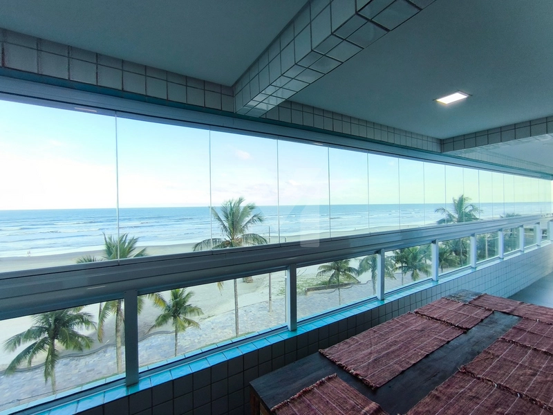 Apartamento de 2 dormitórios frente total para o mar porteira fechada: 1ª foto da galeria de imagens do imóvel