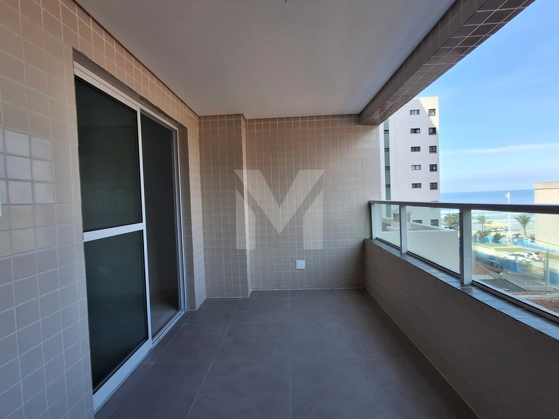 Apartamento com vista mar novo pé na areia por R$ 399 mil