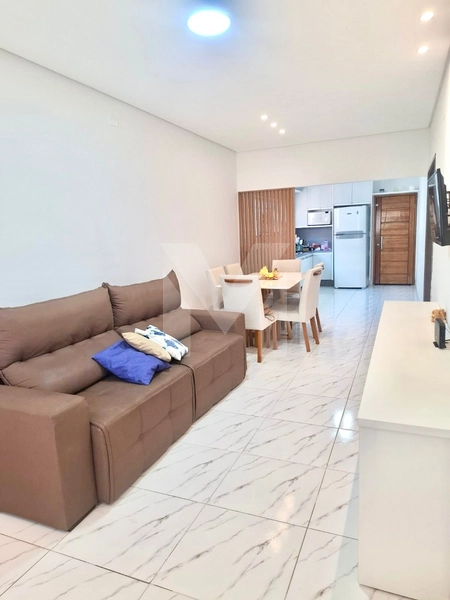 Casa com 4 Dorm.(2 suítes), piscina e 4 vagas - apenas 50m da Praia: 6ª foto da galeria de imagens do imóvel