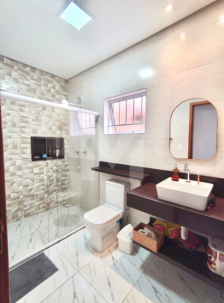 Casa com 4 Dorm.(2 suítes), piscina e 4 vagas - apenas 50m da Praia: 17ª foto da galeria de imagens do imóvel