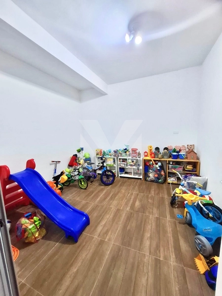 Casa com 4 Dorm.(2 suítes), piscina e 4 vagas - apenas 50m da Praia: 21ª foto da galeria de imagens do imóvel