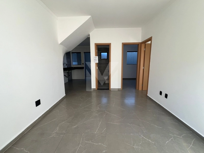 Casa nova em condomínio