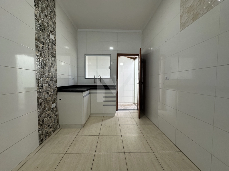 Casa térrea em condomínio no Tude Bastos: 5ª foto da galeria de imagens do imóvel