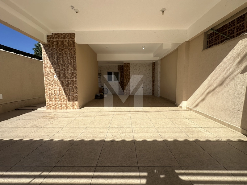 Casa em condomínio sobreposta alta no Tude Bastos: 3ª foto da galeria de imagens do imóvel