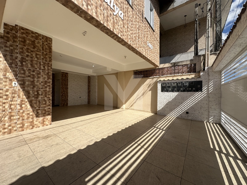 Casa em condomínio sobreposta alta no Tude Bastos: 2ª foto da galeria de imagens do imóvel