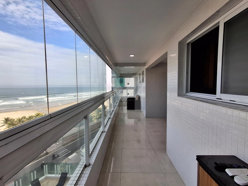Apartamento 2 dormitórios mobiliado frente total para o mar R$ 850 mil: 3ª foto da galeria de imagens do imóvel