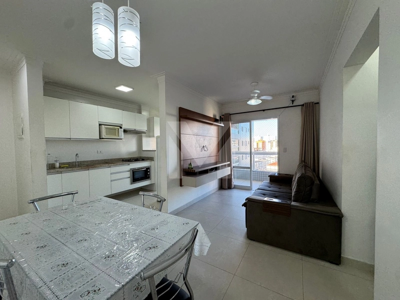 Apartamento mobiliado a poucos metros do mar.: 2ª foto da galeria de imagens do imóvel