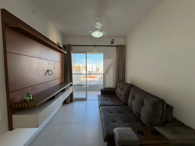 Apartamento mobiliado a poucos metros do mar.
