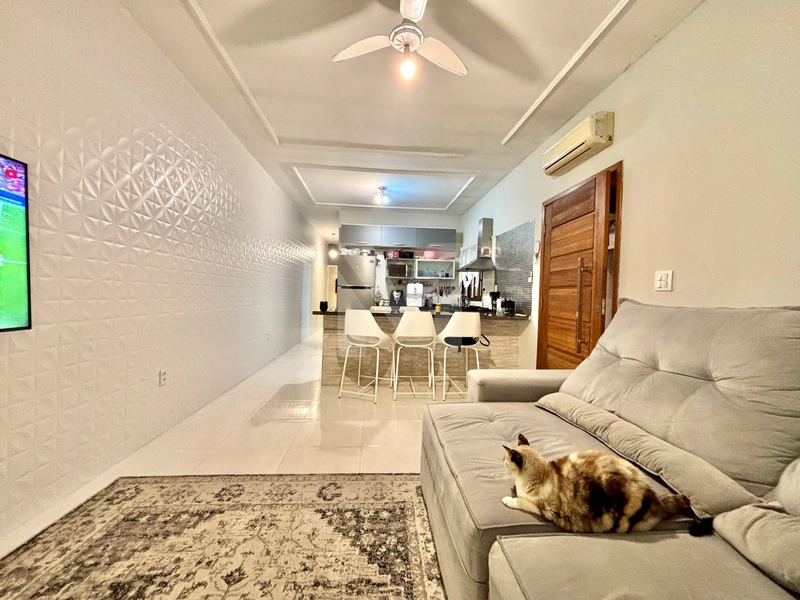 Casa semi-mobiliada no Canto do Forte com área gourmet: 3ª foto da galeria de imagens do imóvel