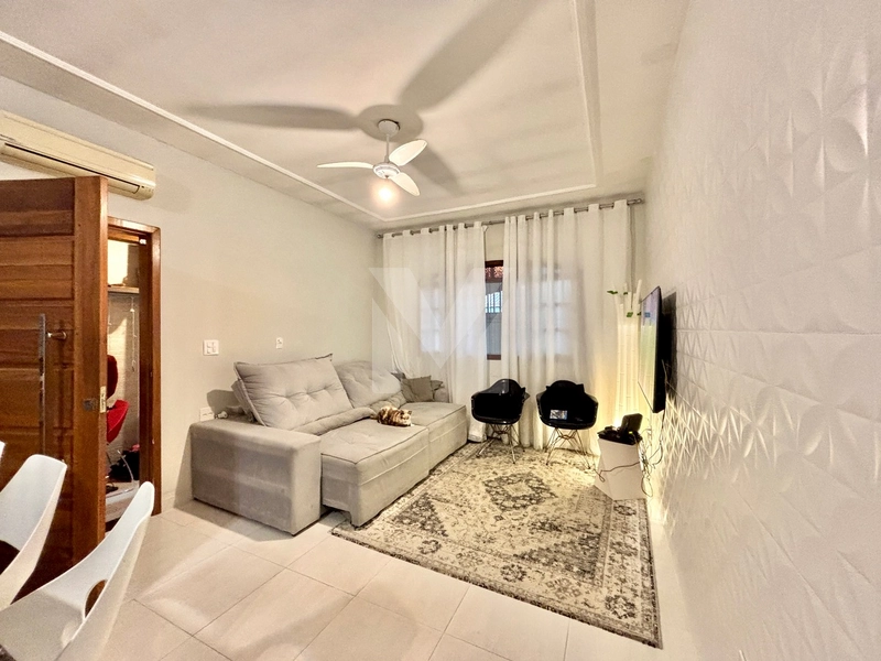 Casa semi-mobiliada no Canto do Forte com área gourmet: 1ª foto da galeria de imagens do imóvel