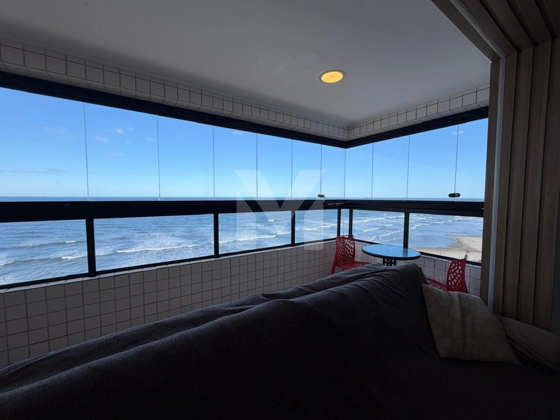 Apartamento frente total para o mar 2 dormitórios mobiliado no Caiçara: 1ª foto da galeria de imagens do imóvel